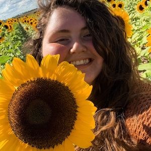 Meet your Posher, Alyssa